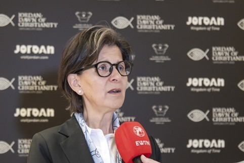 Lina Annab, de Jordaanse minister van Toerisme en Oudheden, verklaarde tijdens een persconferentie op 8 januari 2025 in Amman dat de tentoonstelling, georganiseerd in samenwerking met het Vaticaan, een belangrijke gebeurtenis is die samenvalt met de 30e verjaardag van de diplomatieke betrekkingen tussen Jordanië en het Vaticaan. Beeld: ACI MENA
