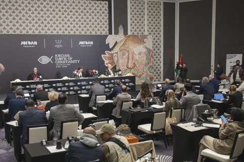 De aankondiging van de nieuwe tentoonstelling “Jordanië: de dageraad van het christendom” werd gedaan tijdens een speciaal persevenement in het St. Regis Hotel in Amman op woensdag 8 januari 2025 en gaf een kijkje in de komende tentoonstelling die van 31 januari tot 28 februari loopt. Beeld: ACI MENA