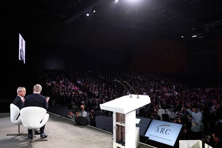 Jordan Peterson en Nigel Farage spreken 18 februari op de conferentie van Alliance for Responsible Citizenship in Londen.(Foto: Andrew Parsons/Parsons Media)©2025 Andrew Parsons / Parsons Media
