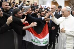 Paus Leo XIV ontmoet deelnemers aan het jubileum van de Oosterse Kerken tijdens een audiëntie in de Paulus VI-zaal op 14 mei 2025 in Vaticaanstad, Vaticaan. (foto: Mario Tomassetti / Vatican Media)