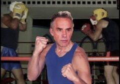 211102 Boksende Peterson