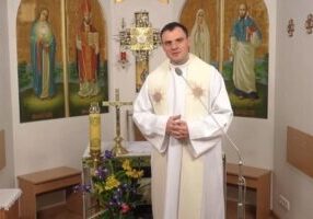 Pater Oleksandr Zelinskyi is de directeur-generaal van EWTN Oekraïne. (foto: screenshot van EWTN Facebook post)