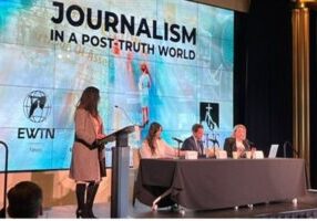 Montse Alvarado, voorzitter en  uitvoerend directeur (COO) van EWTN News, leidt als dagvoorzitter de conferentie 'Journalism in a Post-Truth World' op 10 maart in het Museum of the Bible in Washington, D.C. (foto: Ursula Murua / EWTN News/EWTN).