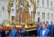 Foto: Hanswijkprocessie (Mechelen, België) by User:Carolus - Wikimedia Commons | Creative Commons — Attribution-ShareAlike 2.5 Generic — CC BY-SA 2.5 |