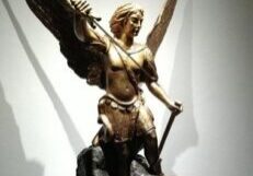 Beeld van de engel Michael in hal kapel EWTN in Irondale, Alabama (c) EWTN Lage Landen SHPKlop